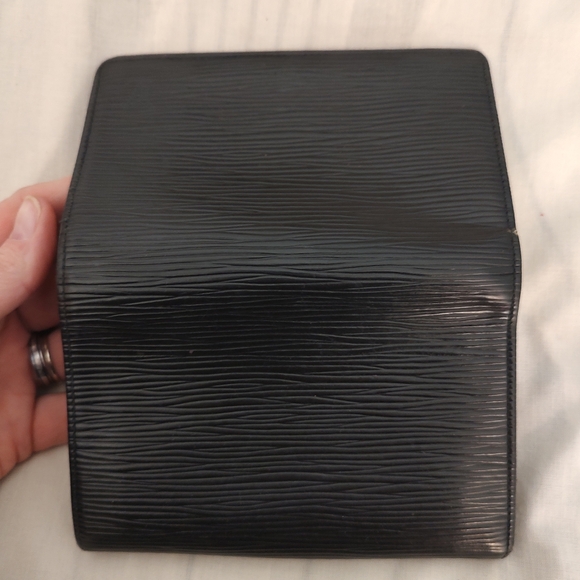 Louis Vuitton GUC+ Epi Porte-Monnaie Billets Tresor Wallet Black (W168) - Picture 3 of 13